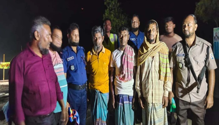 ইলিশ ধরার নি'ষে'ধা'জ্ঞা, প্রথম রাতেই তিনজনের কা'রা'দ'ণ্ড
