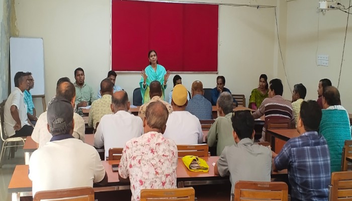 কাউখালীতে সার ও কীটনাশক ডিলারদের নিয়ে কৃষি অফিসের মতবিনিময় সভা