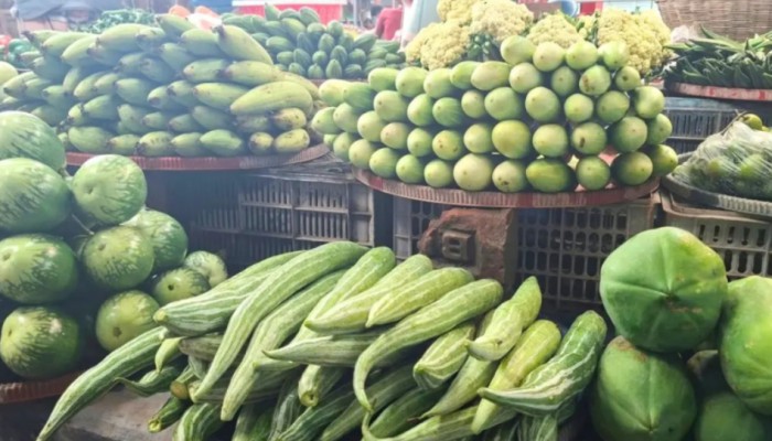 জ্বালানি তেলের দাম বাড়ার প্রভাব সবজির বাজারে