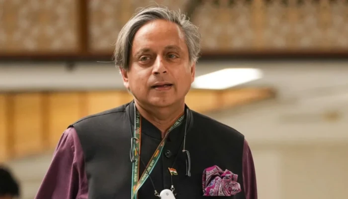 দিল্লিতে যু'দ্ধে'র মতো প্রস্তুতি দেখে উদ্বেগ শশী থারুর