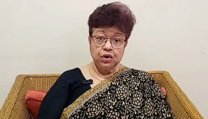 ‘নিকাব খুলতে বলিনি’, ঢাবিতে নিকাব বিতর্কে ব্যখ্যা শিক্ষক তাসনীম সিরাজের