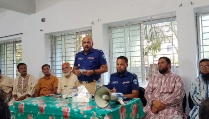 বুড়িচংয়ে ৪৩ পূজামণ্ডপের প্রতিনিধিদের সঙ্গে পুলিশের মতবিনিময় সভা