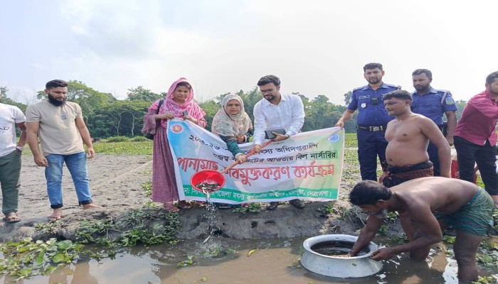 মোড়াই বিলে মোবাইল কোর্টের অ'ভি'যা'ন জ'ব্দ ১০০ মিটার নি'ষি'দ্ধ জা'ল পু'ড়ি'য়ে ধ্বংস