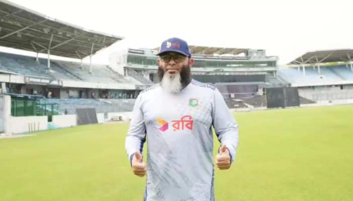 আফগানিস্তানের বি'প'ক্ষে টেস্টে স্পিনারদের বড় ভূমিকা দেখছেন মুশতাক