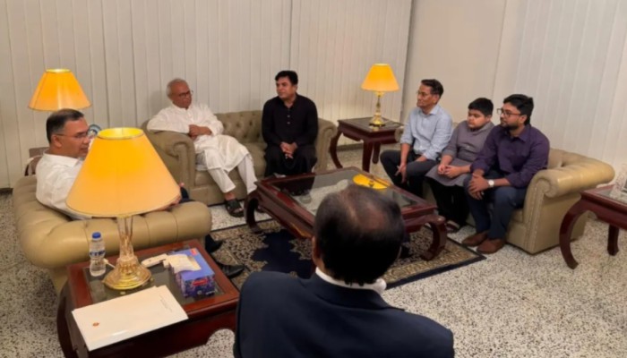 প্রধানমন্ত্রী তারেক রহমানের সঙ্গে শহীদ জেহাদের পরিবারের সৌজন্য সাক্ষাৎ