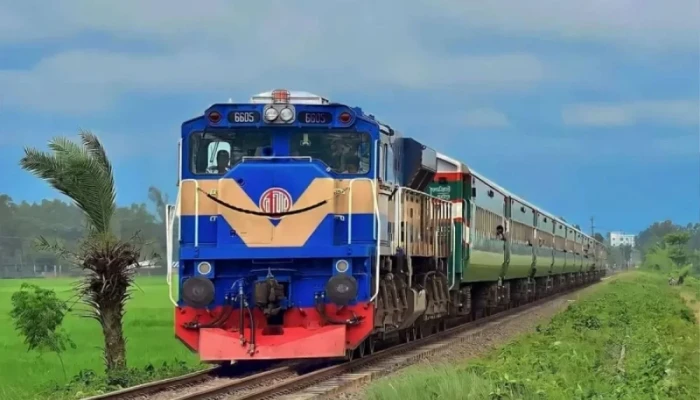 টিকিট না কেটে ট্রেনে যাত্রা, টাকা ও চিরকুট রেখে গেলেন যাত্রী