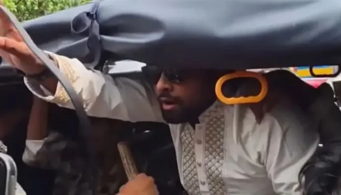 রবীন্দ্রনাথের গ্রাফিতি বি'কৃ'তি'র চেষ্টা, গ্রে'প্তা'র ৪