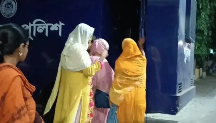 সাবেক স্বামীর ছবি-ভিডিও ছড়ানোর অভিযোগে শিক্ষিকা গ্রে'প্তা'র