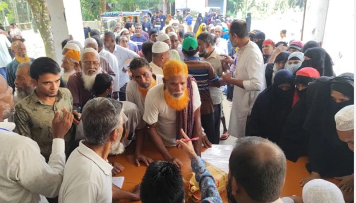 ​তথ্যমন্ত্রীর ফ্রি মেডিকেল ক্যাম্পে চিকিৎসা পেল ২০ হাজার মানুষ