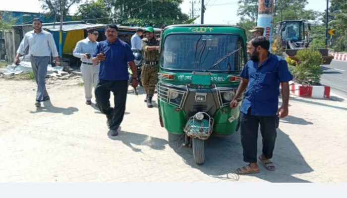 দেশের প্রথম সাইকেল ট্র্যাকে অ'বৈ'ধ পার্কিং, ৬ হাজার টাকা জ'রি'মা'না