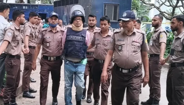 ‘ভ'য় পাইছে, ভ'য় পাইছে’: সাক্ষীর উদ্দেশ্যে পলক