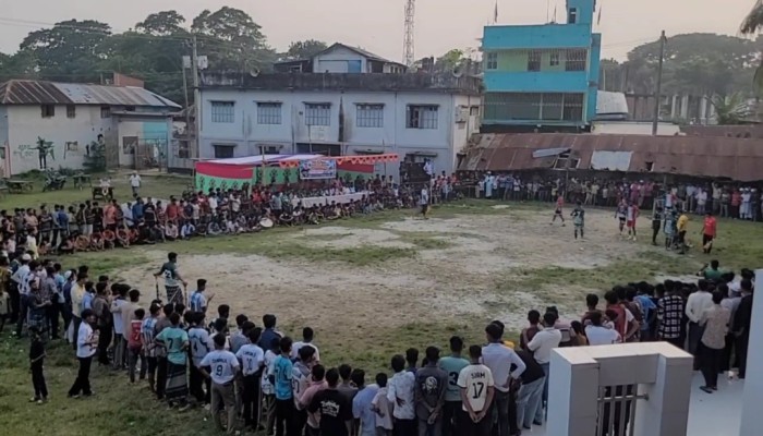 কালকিনিতে মিয়ারহাট মিনিবার ফুটবল টুর্নামেন্টের মেগা ফাইনাল অনুষ্ঠিত