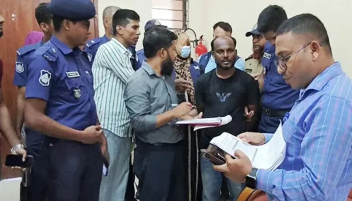 এক ভু'য়া টিকিট ১০-১২ জনের কাছে বিক্রি করতেন কালু