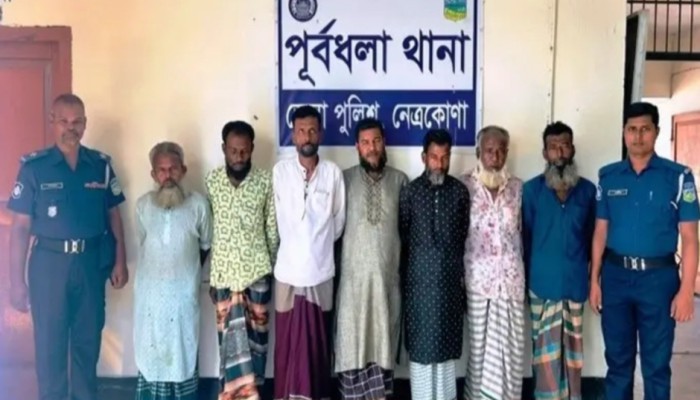 পূর্বধলায় জু'য়া'র আসরে পুলিশের অ'ভি'যা'ন, আ'ট'ক ৭