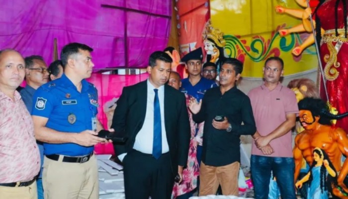 তিন শতাব্দীর পূজামণ্ডপে প্রথমবার একসঙ্গে ডিসি-এসপি