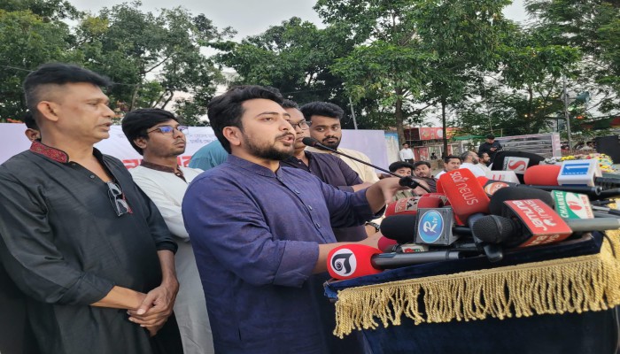 স্বরাষ্ট্রমন্ত্রী দেশে ও পররাষ্ট্রমন্ত্রী বিদেশে নিরাপত্তা দিতে ব্যর্থ হয়েছে - নাহিদ ইসলাম