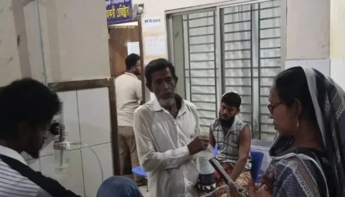 সারের ডিলারশিপে অনি'য়'মের অভিযোগ, প্রতিবাদ করায় যুবদল নেতাকে হাতুড়িপে'টা