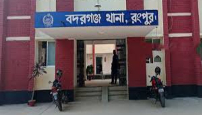 বদরগঞ্জে বিএনপি নেতা ও তার বাবার  বি'রু'দ্ধে এক বৃদ্ধকে হু'ম'কি ও ভয়ভীতি দেখানোর অ'ভি'যো'গ।
