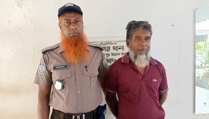 ৫০০ টাকার বা'জি ধরে খেলেন শালিকের কাঁ'চা মাং'স, আ'ট'ক ১