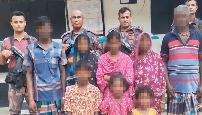 অ'বৈ'ধভাবে ভারতে যাওয়ার পথে নারী-শিশুসহ আ'ট'ক ৮