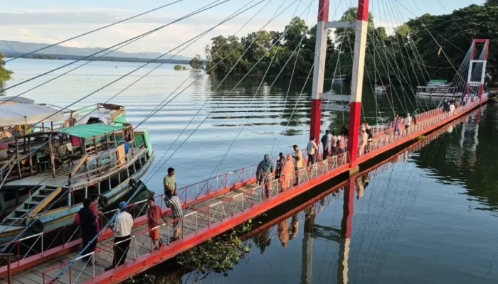একমাস পর ভে'সে উঠলো রাঙ্গামাটির ঝু'ল'ন্ত সেতু