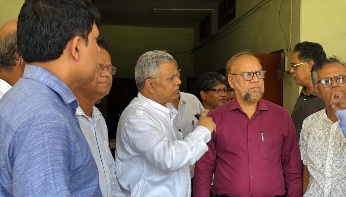 রাবির তিন অ্যাকাডেমিক ভবনে বসছে ৫ লিফট, উপাচার্যের পরিদর্শন
