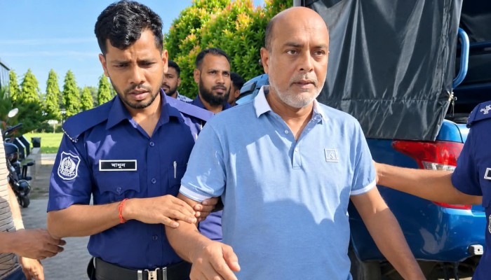জুড়ীতে নি'ষি'দ্ধ ছাত্রলীগের বি'ক্ষো'ভ মিছিল, স্বেচ্ছাসেবক লীগ নেতা গ্রে'প্তা'র
