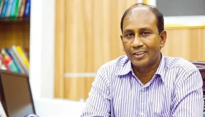 সাবেক এসবি প্রধান মনিরুল ও তার পরিবারের ৮৩ ব্যাংক হিসাব অ'ব'রু'দ্ধ