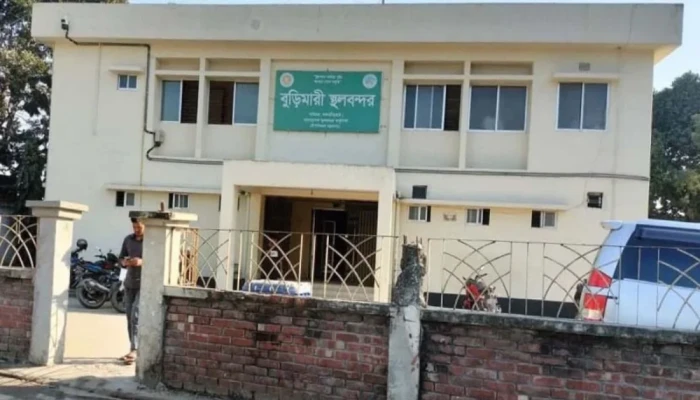 পূজায় ৮ দিন বন্ধ থাকবে বুড়িমারী স্থলবন্দর, স্বাভাবিক থাকবে যাত্রী পারাপার