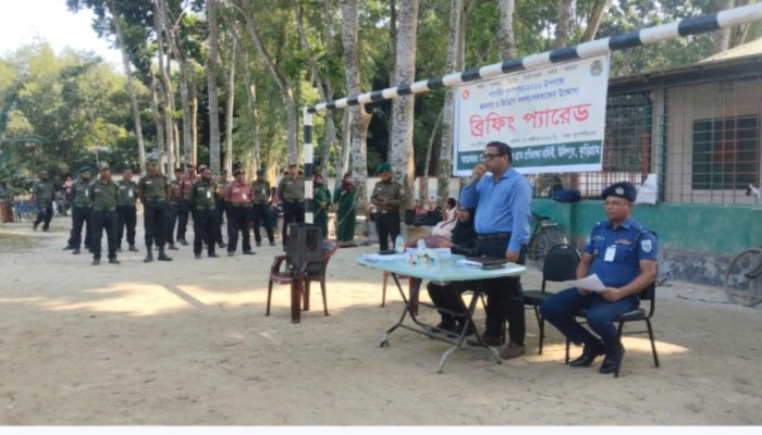 উলিপুরে শারদীয় দুর্গাপূজা উপলক্ষে আনসার-ভিডিপির ব্রিফিং প্যারেড অনুষ্ঠিত
