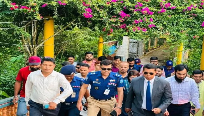 বোয়ালখালীতে দুর্গাপূজার নিরাপত্তাব্যবস্থা পরিদর্শনে ডিসি-এসপি