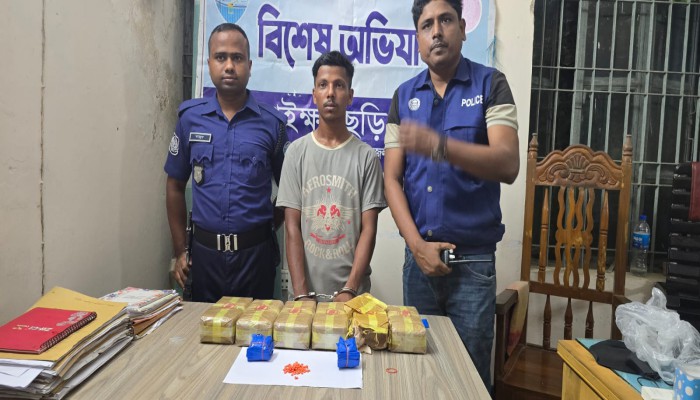 নাইক্ষ্যংছড়ি থানা পুলিশের অ'ভি'যা'নে-৬০ হাজর পিচ ই'য়া'বা সহ আ'ট'ক -১