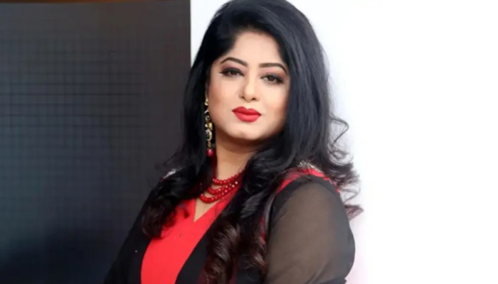 যুক্তরাষ্ট্রে স্থায়ী হলেন মৌসুমী