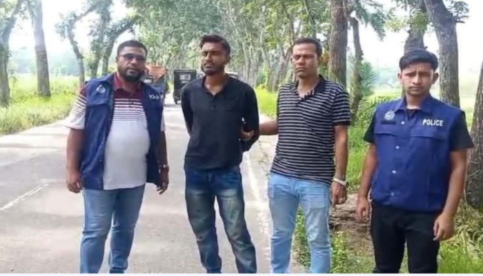 ব্রাহ্মণপাড়া দুই মা'ম'লা'য় ২৫ বছরের সা'জা'প্রা'প্ত কু'খ্যা'ত ডা'কা'ত চান্দিনা থেকে গ্রে'প্তা'র