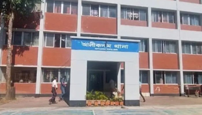বান্দরবানে কলাবোঝাই পিকআপ নিয়ন্ত্রণ হা'রি'য়ে খাদে, নি'হ'ত ১