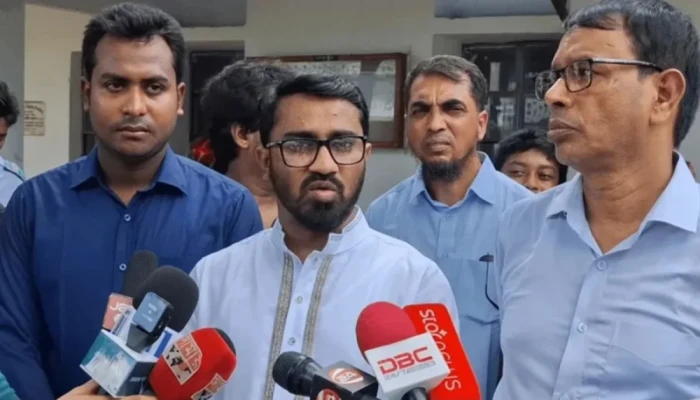 ‘বিএনপি ক্ষমতায় না থাকলে আপনাদের শ'কুনের মত ঠু'করে ঠু'করে ছিঁ'ড়ে খাবে আওয়ামী লীগ’