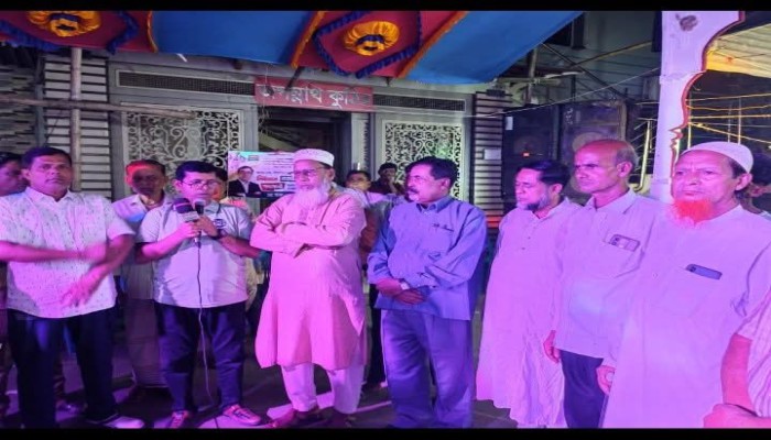 পীরযাত্রাপুর  পূজা মণ্ডপ পরিদর্শন ও আর্থিক সহযোগিতা প্রদান করলেন চেয়ারম্যান পদপ্রার্থী আব্দুল কাদের ভূঁইয়া