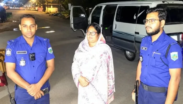 সীমান্ত দিয়ে ভারতে যাওয়ার সময় যুবলীগ নেত্রী আ'টক