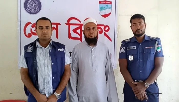 ৯ বছরের মাদ্রাসাছাত্রীকে ধ'র্ষ'ণচেষ্টার অভিযোগে শিক্ষক গ্রে'প্তা'র