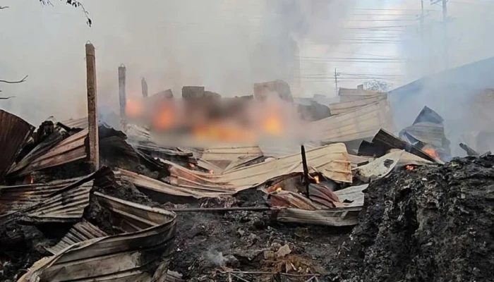 গাজীপুরে ঝুটের গুদামে আ'গু'ন, পু'ড়'ল মসজিদ-দোকান