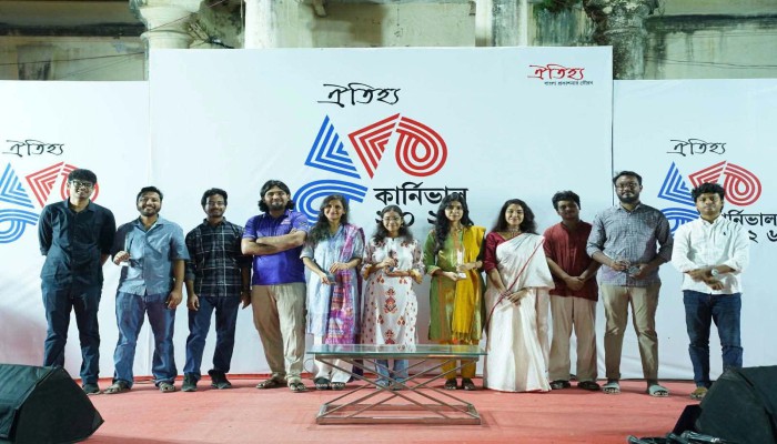 সাহিত্যচর্চায় অবদানের স্বীকৃতিস্বরূপ সম্মাননা পেলো জবি সাহিত্য সংসদ