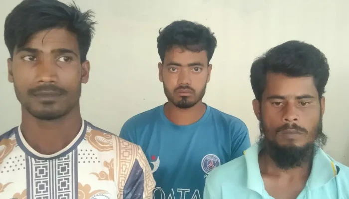 নেত্রকোণায় প্রেমের ফাঁ'দে ফেলে তরুনীকে গণধ'র্ষ'ণের অভিযোগে তিন যুবক গ্রে'প্তা'র