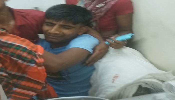 গলাচিপায় অমিতের পাঁচটি আঙুল বি'চ্ছি'ন্ন
