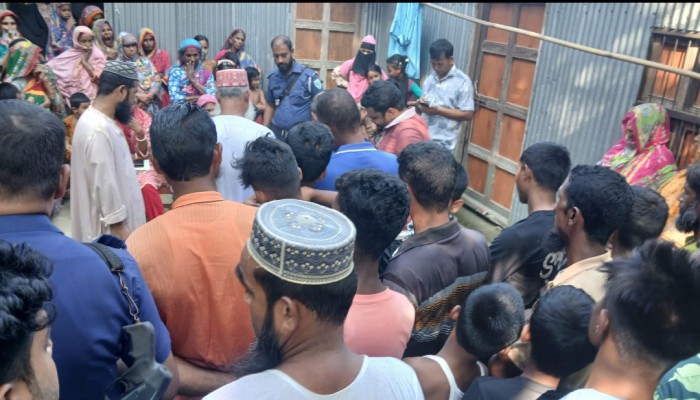উলিপুরে প্রেমঘটিত ঘটনার জে'রে নারীর ঝু'ল'ন্ত ম'র'দে'হ উদ্ধার
