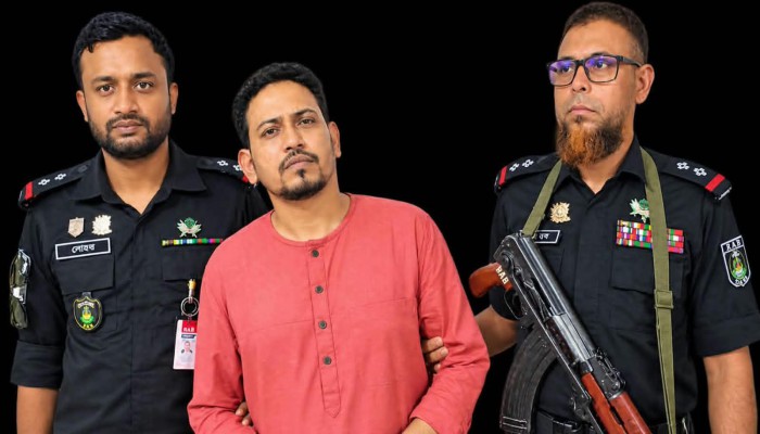 হবিগঞ্জে মধুমতি ডায়াগনস্টিক সেন্টার থেকে ভূ'য়া চিকিৎসক আরিফ আ'ট'ক