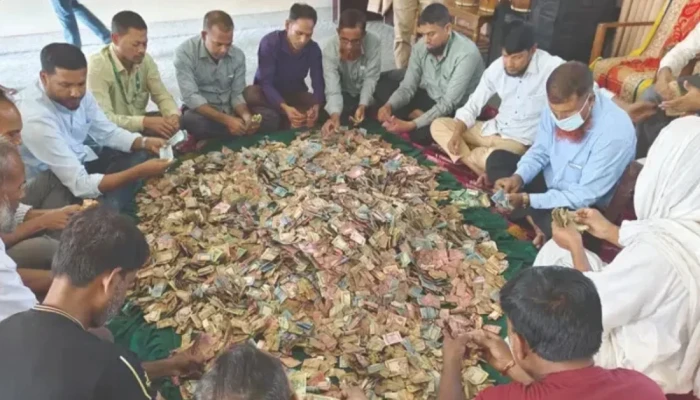 ১৫ দিনের ব্যবধানে ফকির লালন সাঁইয়ের দানবাক্সে মিলল ৮ লাখ টাকা