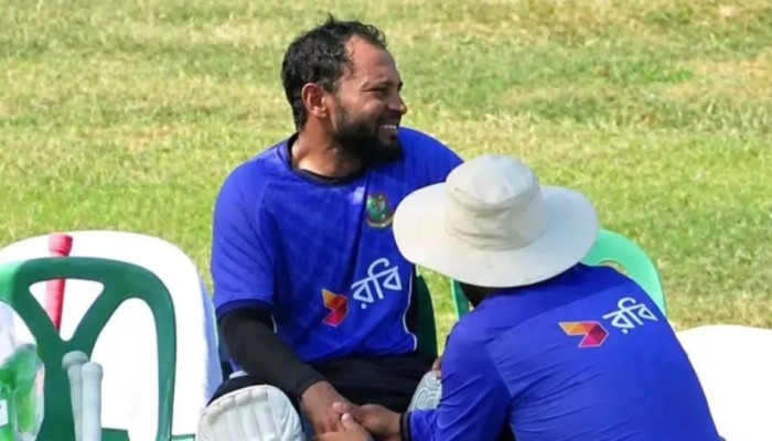 প্রথম টেস্টের আগের দিন চোটের কবলে মুশফিক