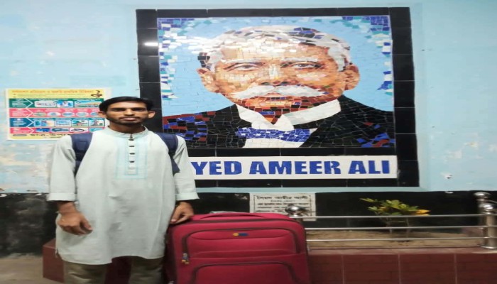 হল সংসদের দায়িত্ব শেষ, রাতেই হল ছাড়লেন ভিপি