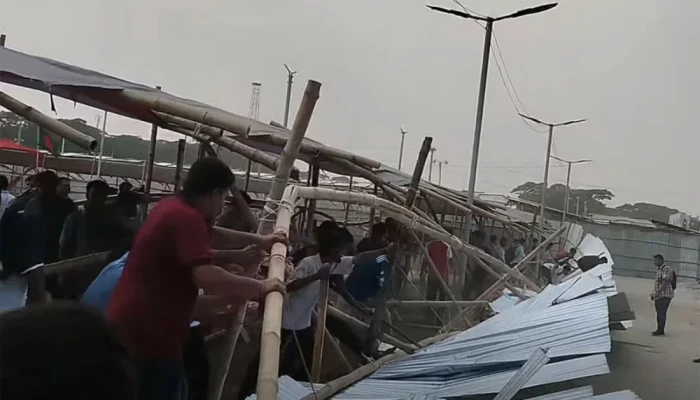 পুরোনো বাণিজ্য মেলার মাঠে সচিবালয় নয়, সেই দাবিতে শেকৃবি শিক্ষার্থীদের মেলা ভা'ঙচু'র