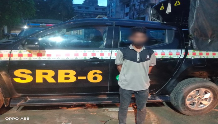 খুলনা সদর থানার চাঞ্চল্যকর তুষার হ'ত্যা মা'ম'লা'র সন্দিগ্ধ আ'সা'মি ও বি কোম্পানির সক্রিয় সদস্য আরিফকে গ্রে'ফ'তা'র করেছে এসআরবি-৬, স্পেশাল কোম্পানি